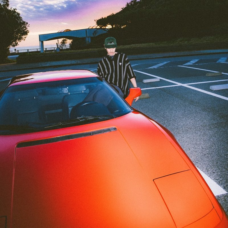 two-seater (348) feat. C.O.S.A.” by KM - トラック・歌詞情報